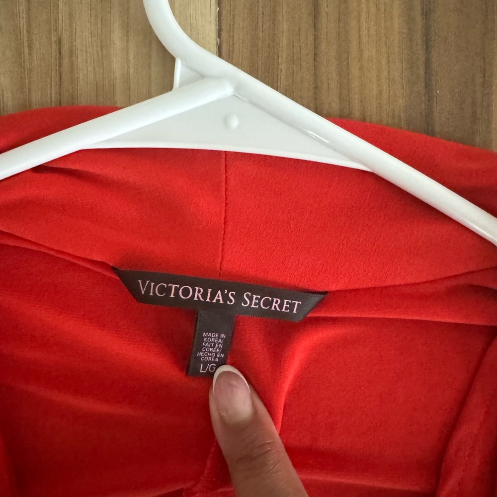 Red Dress - Picture 3 of 4